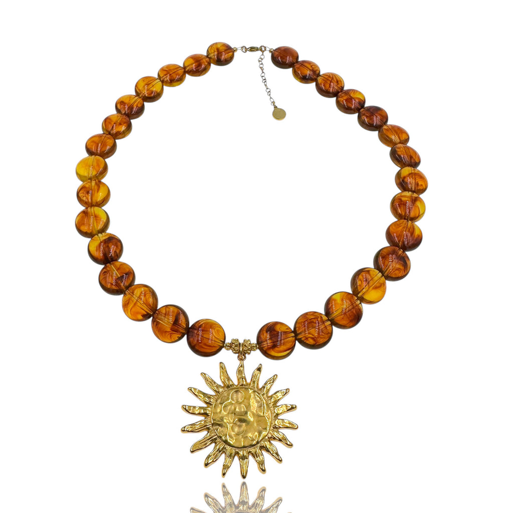 Κολιέ με Κεχριμπαρένιες Χάντρες και Χρυσό Ήλιο