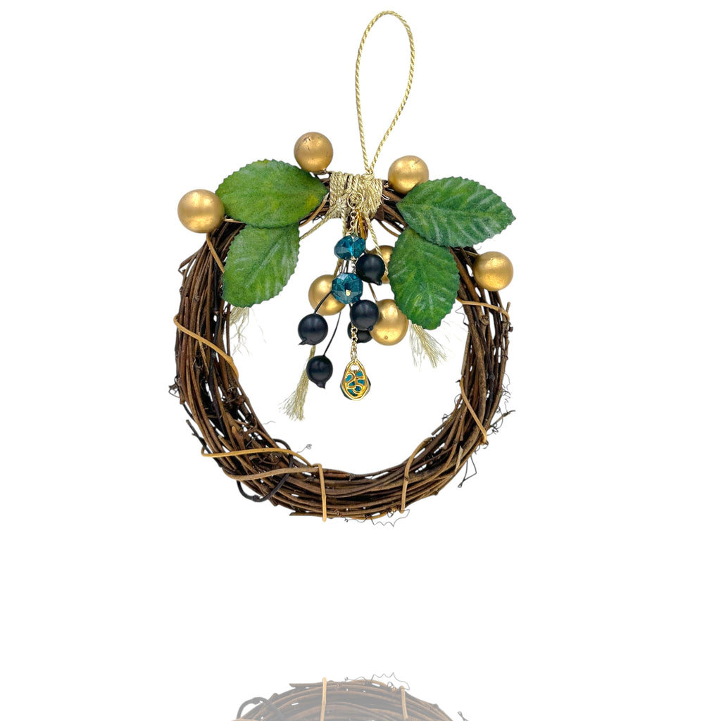 Γούρι 2026 Στεφάνι με Φύλλα και Χριστουγεννιάτικα Στολίδια