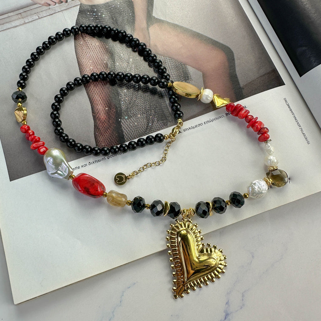 Μακρύ Κολιέ με Χρυσή Καρδιά, Κοράλλια, Μαργαριτάρια & Μαύρες Χάντρες