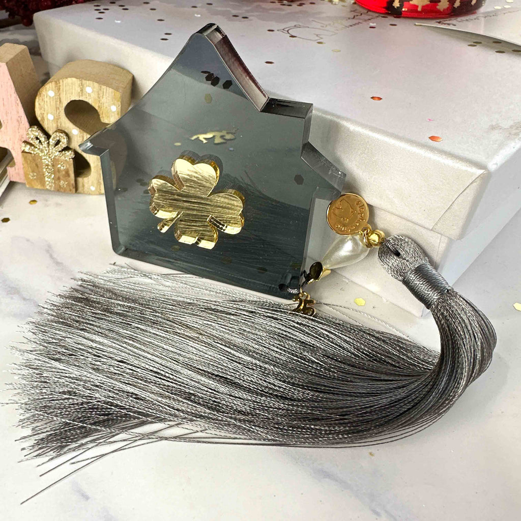 Γούρι Σπίτι 2026 με Τετράφυλλο Τριφύλλι και Φούντα