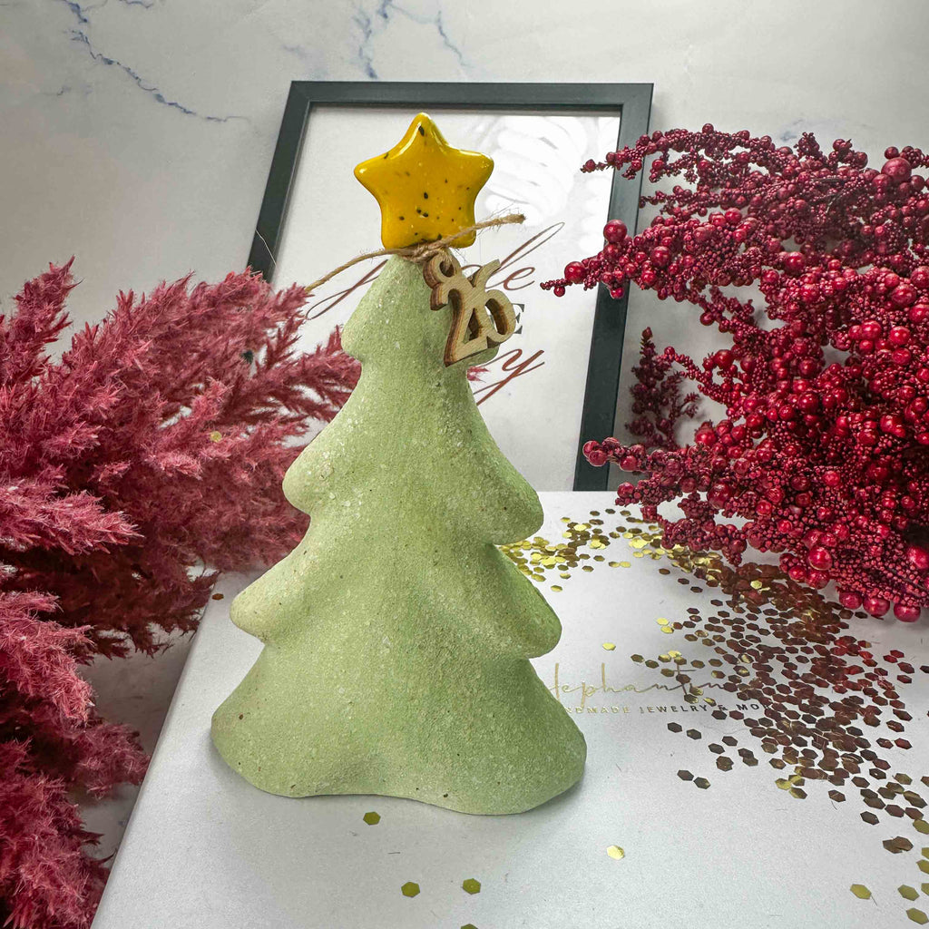 Γούρι 2026 Χριστουγεννιάτικο Δέντρο σε Παστελ Πράσινο Χρώμα