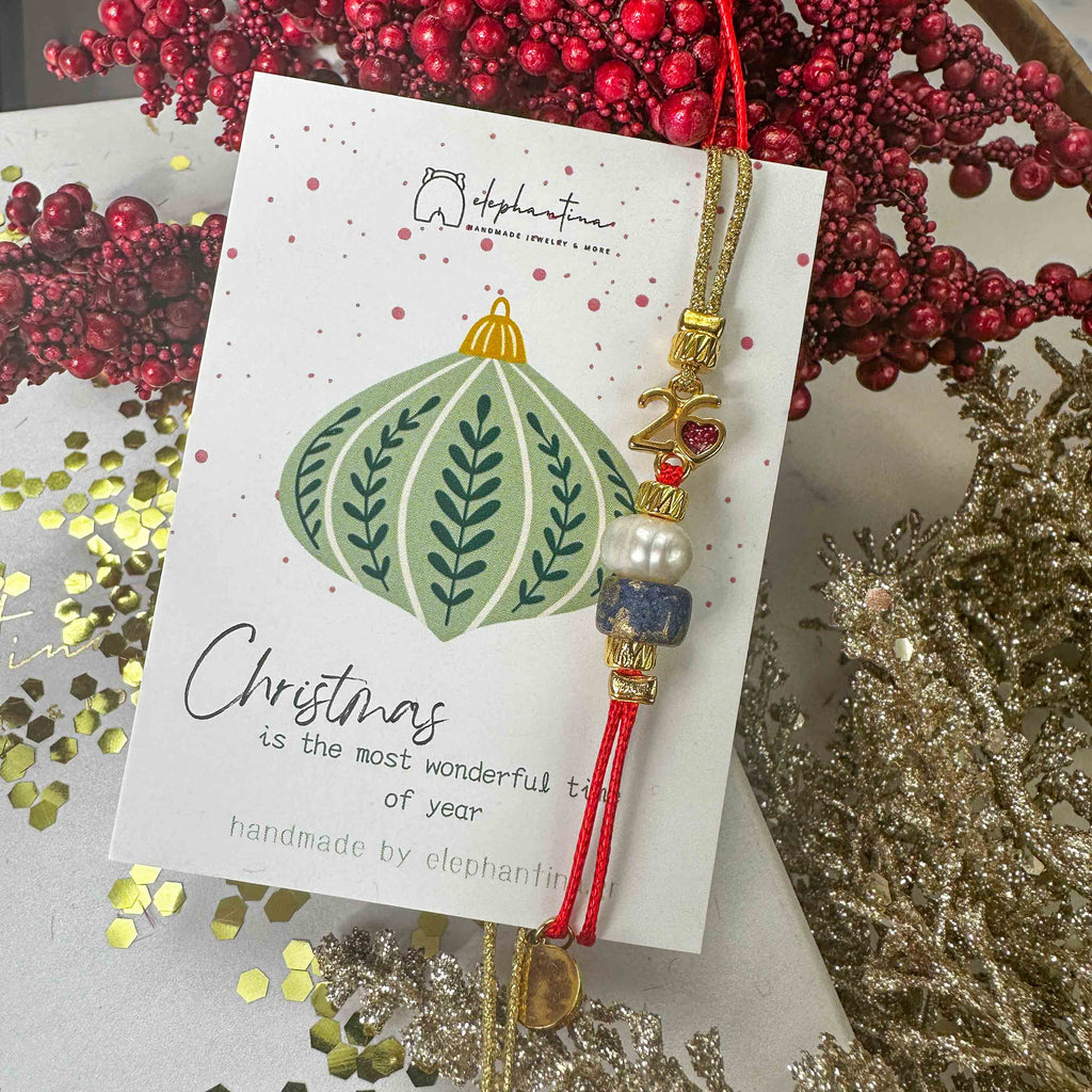 Γούρι Βραχιόλι 2026 με Μαργαριτάρι – Χειροποίητο Εορταστικό Κόσμημα