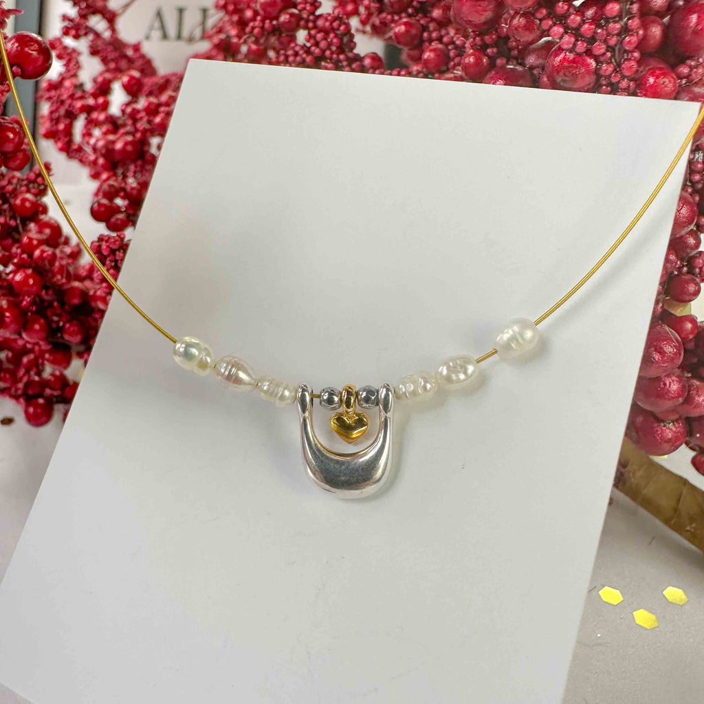 Κολιέ με Ατσάλινο Σύρμα, Μαργαριτάρια Rice και Καρδούλα