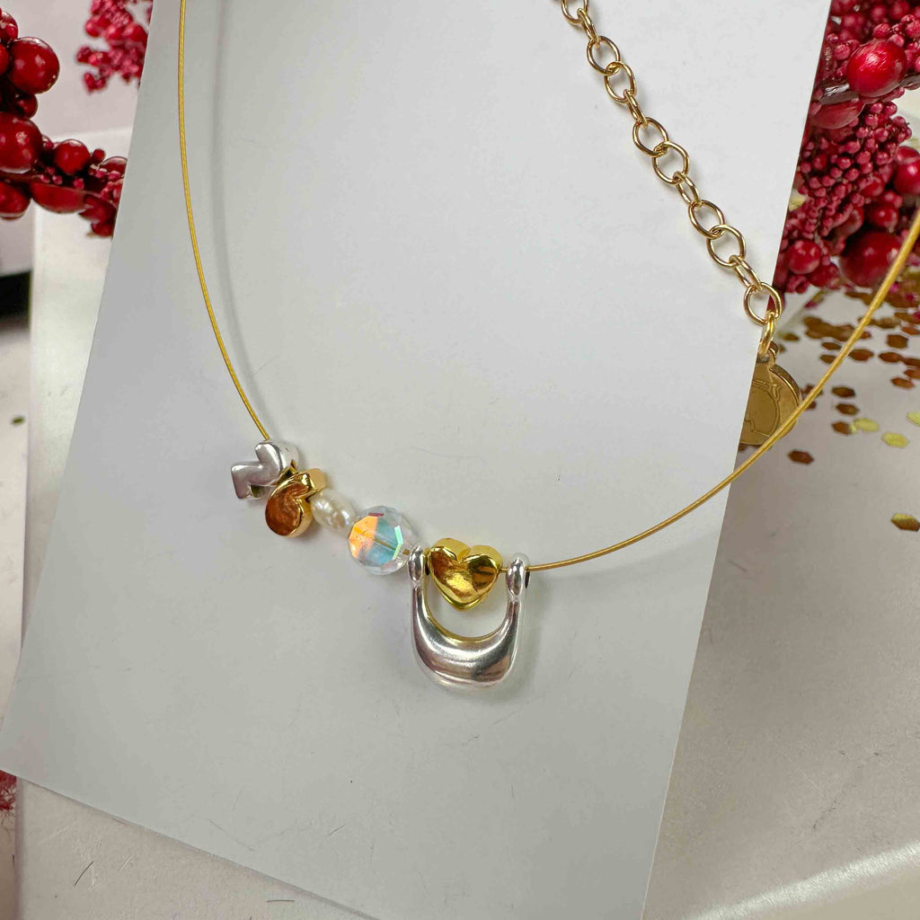 Κολιέ Γούρι 2026 με Ατσάλινο Σύρμα, Μαργαριτάρι Rice και Καρδούλα