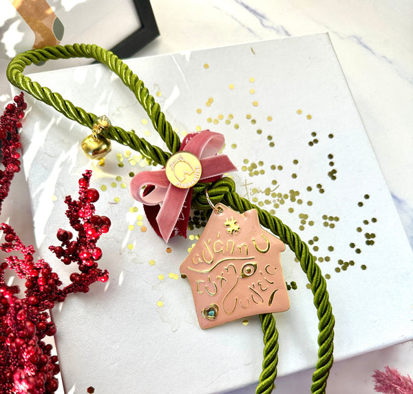 Κρεμαστό Γούρι 2026 – Μεταλλικό Σπίτι με Σμάλτο & Ευχές