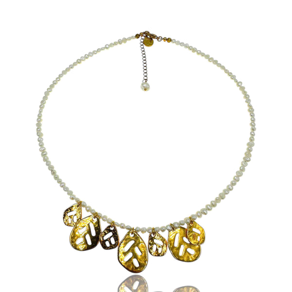 Κολιέ με Ανόμοια Μαργαριτάρια και Επίχρυσα Φύλλα