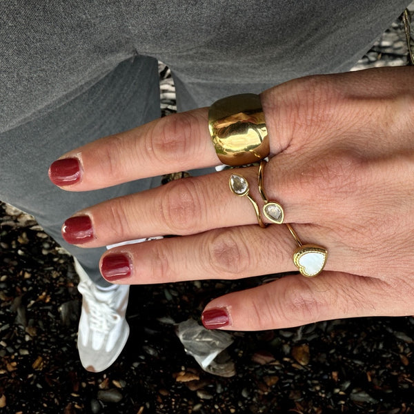 Χρυσό Ανοιχτό Δαχτυλίδι με Δάκρυ Πέτρες