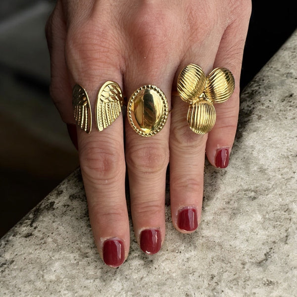 Επίχρυσο Οβάλ Δαχτυλίδι με Ανάγλυφη Περίμετρο