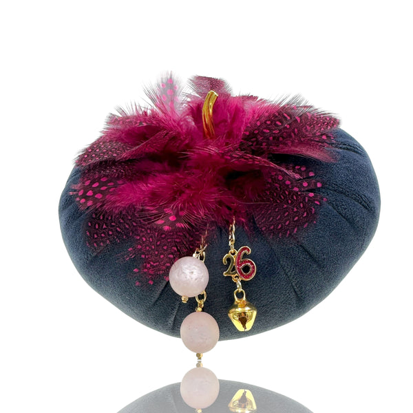 Βελούδινη Κολοκύθα Μπλε Γούρι 2026 με Φτερά, Πέρλες