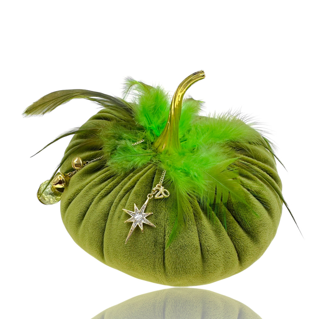 Πράσινη Βελούδινη Κολοκύθα Γούρι 2026 με Φτερά & Αστέρι