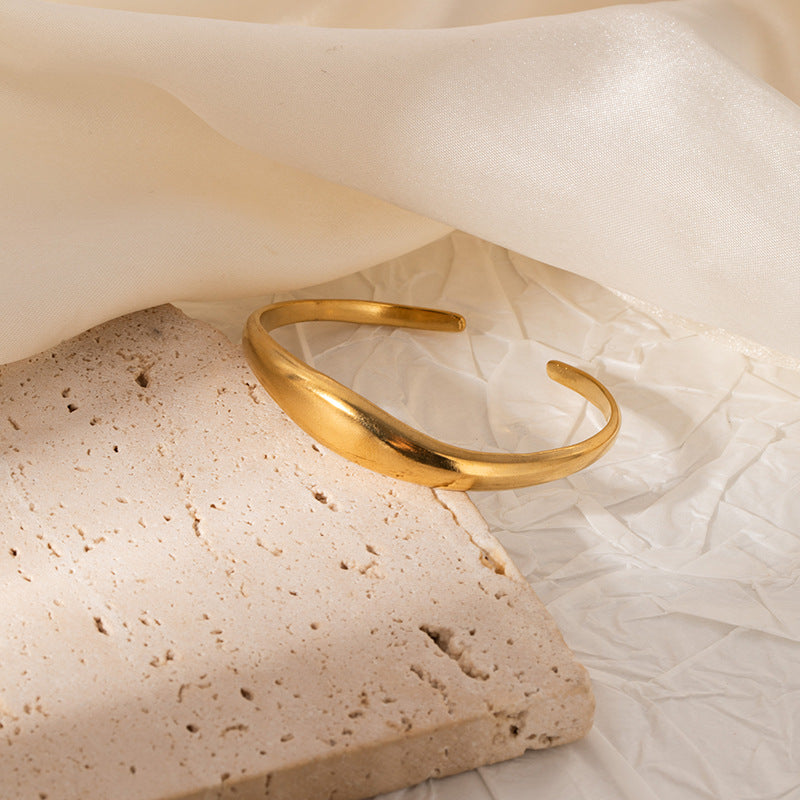 Ατσάλινη Χειροπέδα Χρυσού Χρώματος – Minimal & Κομψό Βραχιόλι