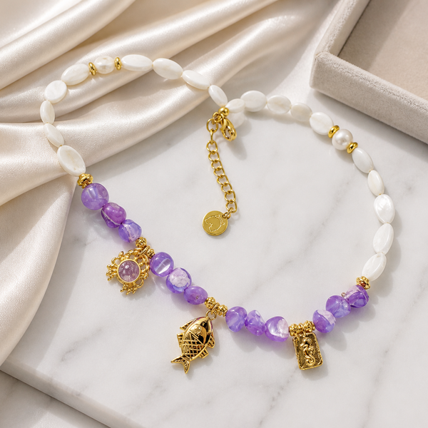 Κολιέ με Φίλντισι, Μωβ Χάντρες & Χρυσά Charms – Boho & Statement Design