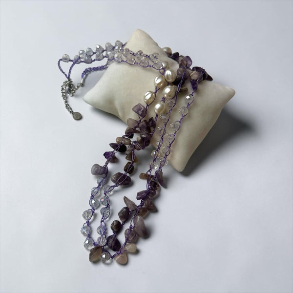 Μακρύ κολιέ με αμέθυστο, μαργαριτάρια και κρυστάλλινες χάντρες