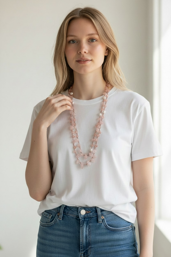 Μακρύ κολιέ με ροζ χαλαζία, μαργαριτάρια και κρυστάλλινες χάντρες