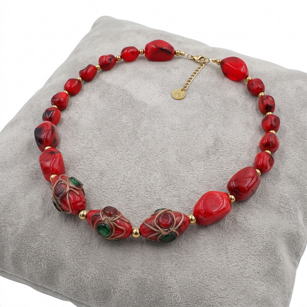 Κόκκινο Ethnic Κολιέ με Χάντρες – Boho Statement