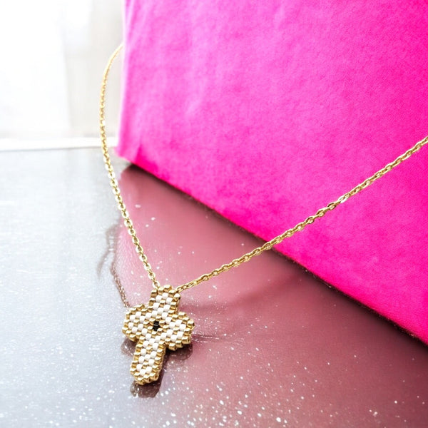 Σταυρός με Miyuki Χάντρες σε λευκό χρώμα