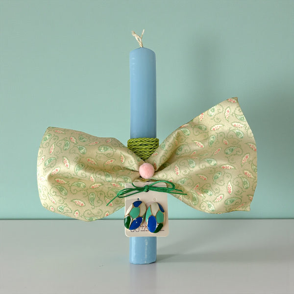 Λαμπάδα Πάσχα με Μπλε Σκουλαρίκια – Χειροποίητη Vintage Λαμπάδα με Φιόγκο & Πομ Πον