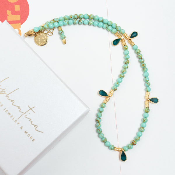 Κολιέ με πέτρες και πράσινες σταγόνες