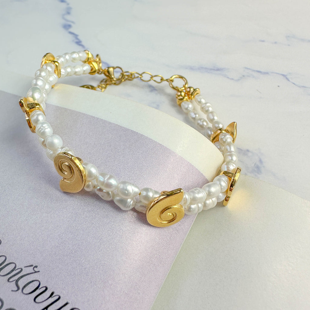 Διπλό Βραχιόλι με Φυσικά Μαργαριτάρια και Χρυσά Κοχύλια