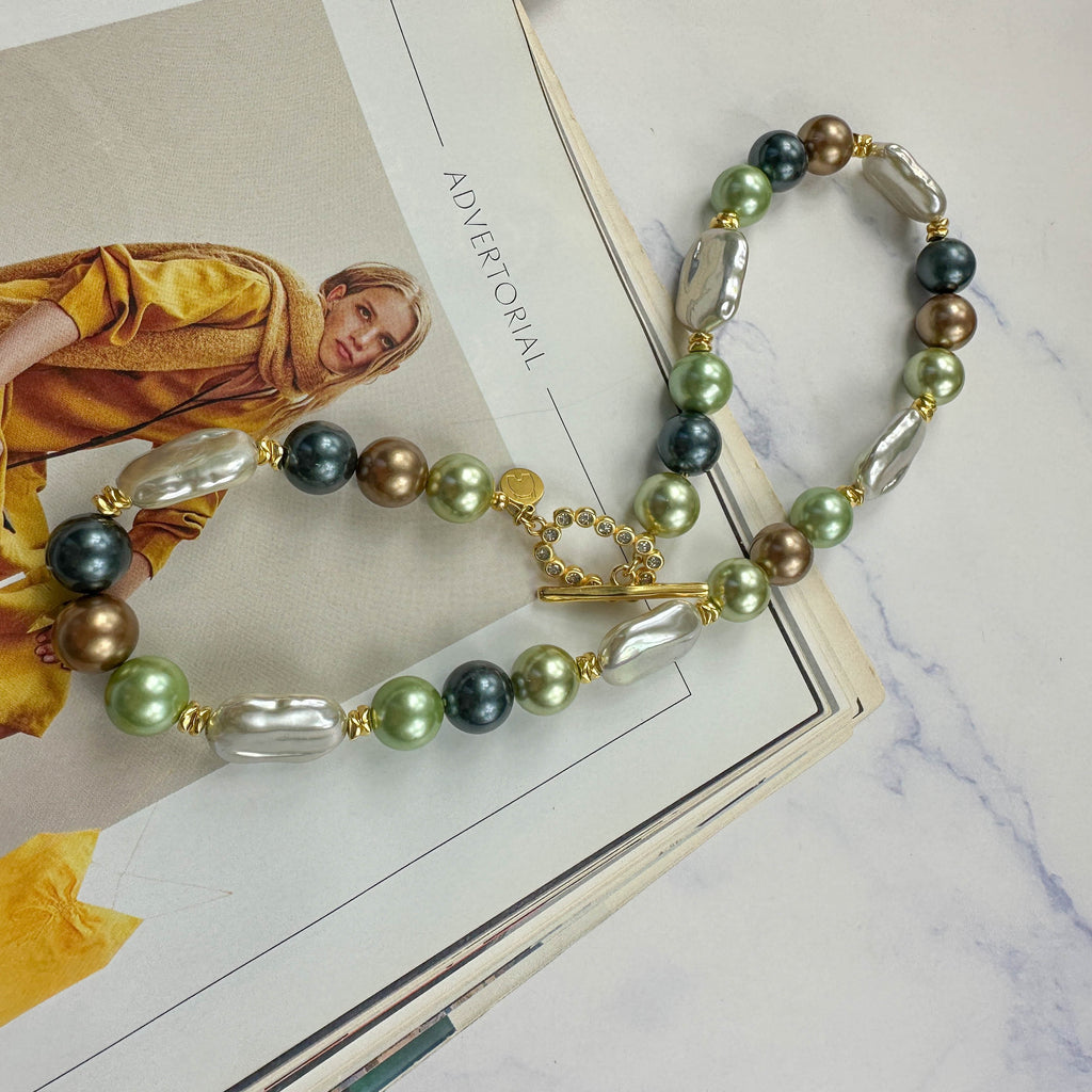 Κολιέ με Πράσινες Πέρλες & Αιματίτες – Sea Whisper Necklace