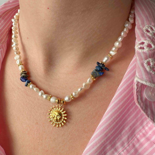 Κολιέ με μαργαριτάρια καλλιέργειας, chips αχάτες και μενταγιόν με κρύσταλλα