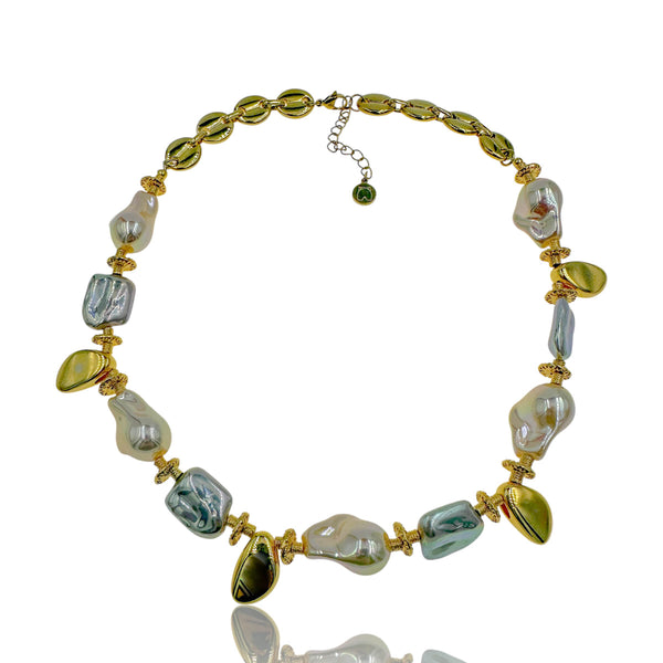 “Golden Pearl Glow” – Κολιέ με Faux Πέρλες & Επίχρυσα Στοιχεία