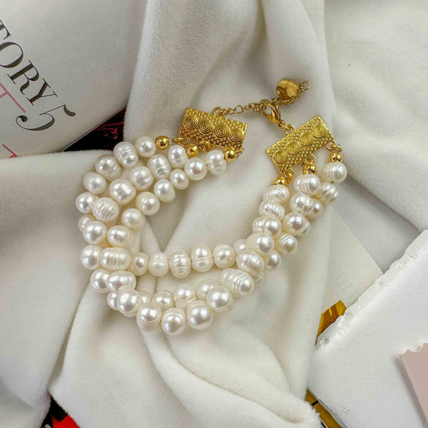 Τριπλό Βραχιόλι με Μαργαριτάρια Καλλιέργειας με Επιχρυσωμένο Κούμπωμα