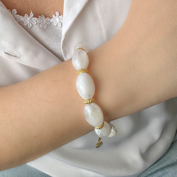 Βραχιόλι με Περλέ Χάντρες και Μοτίφ Καρδιά – Επιχρυσωμένο Κόσμημα