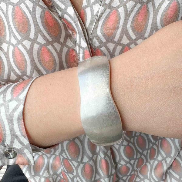 Χειροπέδα Λείο Κυματιστό Σχέδιο από Ατσάλι - Ασημί