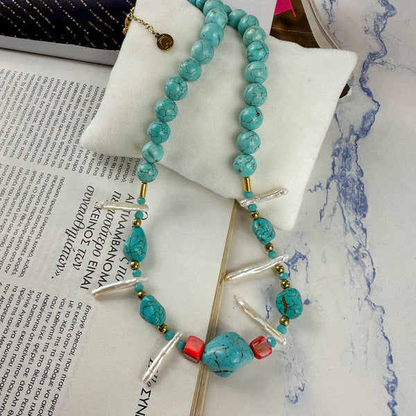 Κολιέ με χαολίτες και μαργαριτάρια σε τιρκουάζ αποχρώσεις