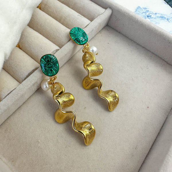 Κρεμαστά Σκουλαρίκια από Ατσάλι με Πράσινο Σμάλτο & Μαργαριτάρι