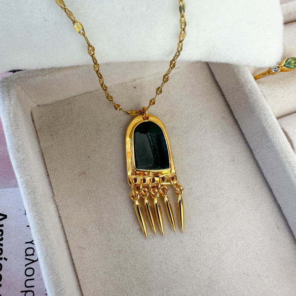 Κολιέ με Μαύρο Σμάλτο, Ατσάλινη Αλυσίδα & Στοιχεία από Επιχρυσωμένο Ορείχαλκο