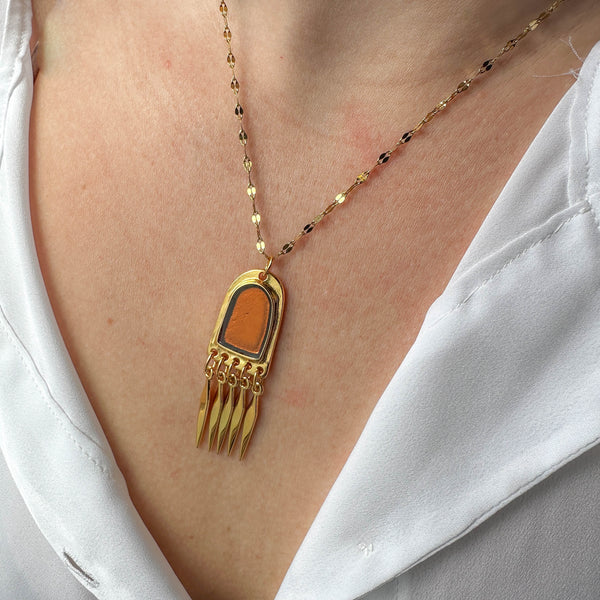 Κολιέ με Καφέ Σμάλτο, Ατσάλινη Αλυσίδα & Στοιχεία από Επιχρυσωμένο Ορείχαλκο