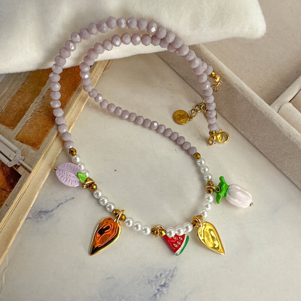 Κολιέ με Λευκές Περλίτσες και Φρούτα