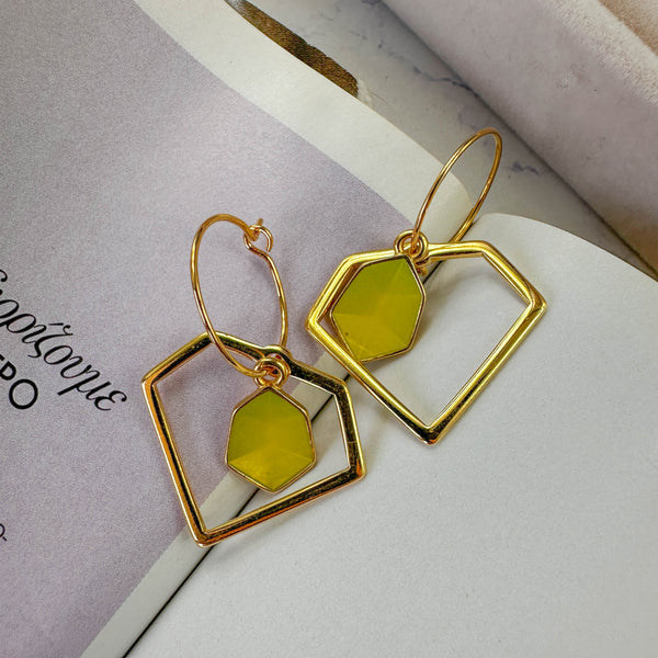 Χρυσά Σκουλαρίκια Κρίκοι με Γεωμετρικό Σχέδιο & Χρωματιστά Σμάλτα – Minimal & Modern Design