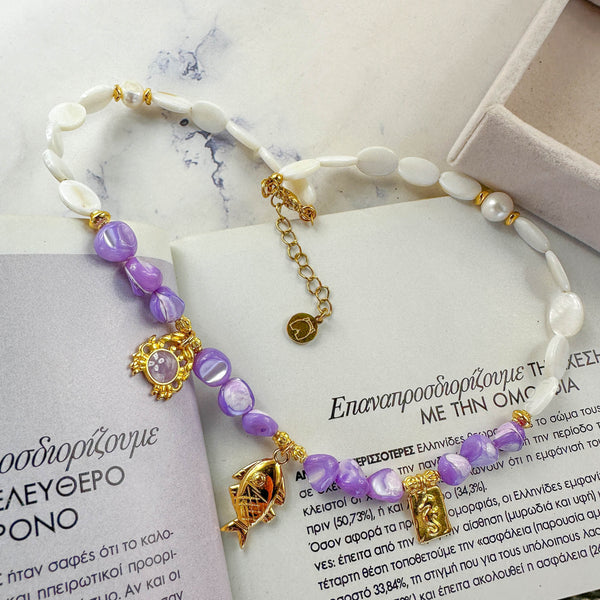 Κολιέ με Φίλντισι, Μωβ Χάντρες & Χρυσά Charms – Boho & Statement Design