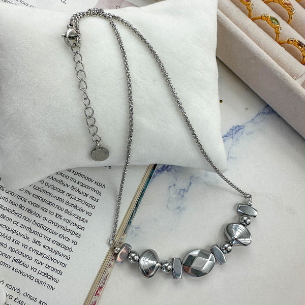 Ασημί Κολιέ με Αιματίτες & Ατσάλινη Αλυσίδα – Minimal & Modern Design