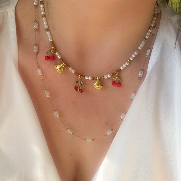 Κολιέ με Λευκές Περλίτσες, Αιματίτες & Κερασάκια με Κόκκινο Σμάλτο