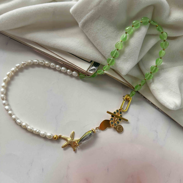 Κολιέ με Πράσινες Καρδιές και Επίχρυσα Στοιχεία