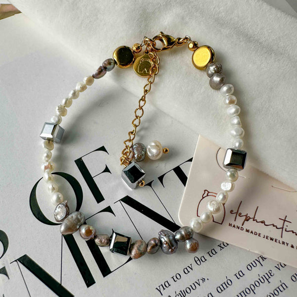 Βραχιόλι με Λευκά & Μαύρα Μαργαριτάρια και Ασημί Κρυστάλλους