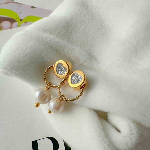 Σκουλαρίκια Καρδιά με ασημί σμάλτο με Μαργαριτάρι & Κρίκο