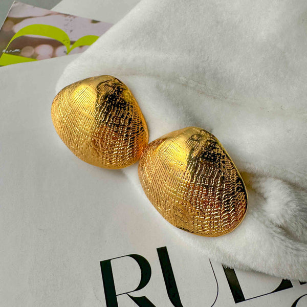 Statement Σκουλαρίκια σε Σχέδιο Κοχύλι με Χρυσή Υφή