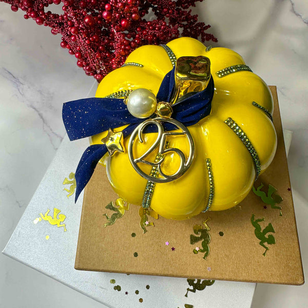 Επιτραπέζιο Γούρι 2026 Κεραμική Κολοκύθα Κίτρινη με strass (12x12)