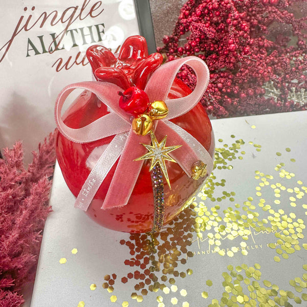 Επιτραπέζιο Γούρι 2026 Ρόδι Κόκκινο με Ροζ Φιόγκο (9x10)