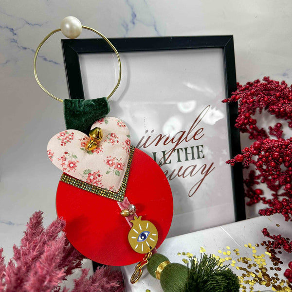 Γούρι Τοίχου 2026 Καρδιά & Μάτι σε Κόκκινο Φόντο & Πράσινη Φούντα