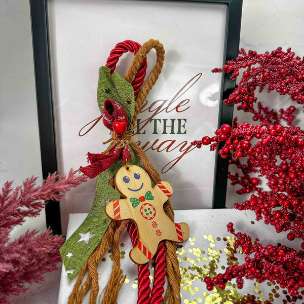 Γούρι Τοίχου 2026 Gingerbread με Υφασμάτινες Κορδέλες & Ξύλινο Στοιχείο