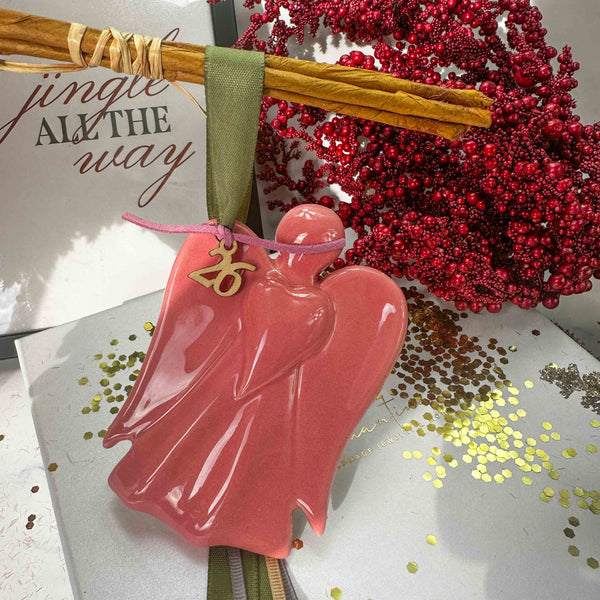 Κεραμικό Γούρι 2026 Κρεμαστό Αγγελάκι - Ροζ