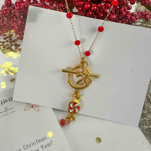 Κολιέ Γούρι 2026 με Καραμέλα Σμάλτο & Κούμπωμα Toggle