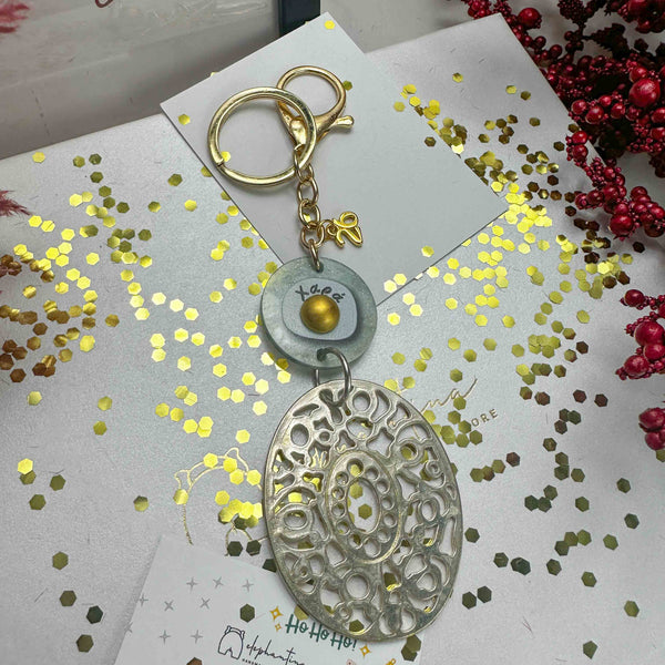 Γούρι Μπρελόκ 2026 με Plexi Στοιχείο & Μεταλλικό Μοτίφ