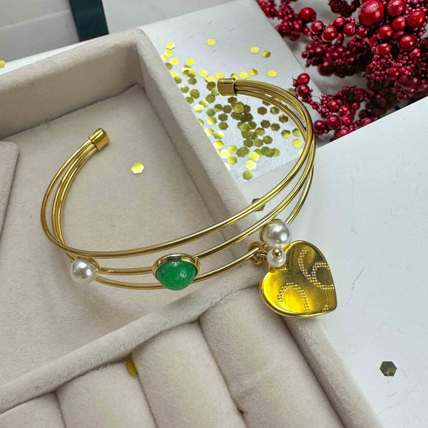 Επίχρυση Χειροπέδα Γούρι 2026 με Πράσινη Πέτρα και Πέρλες